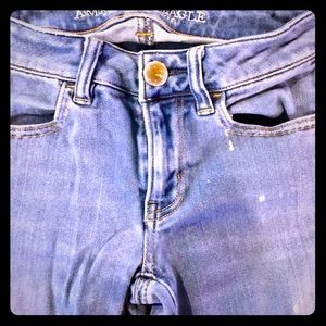 American Eagle distressed soft begging jeans 👖